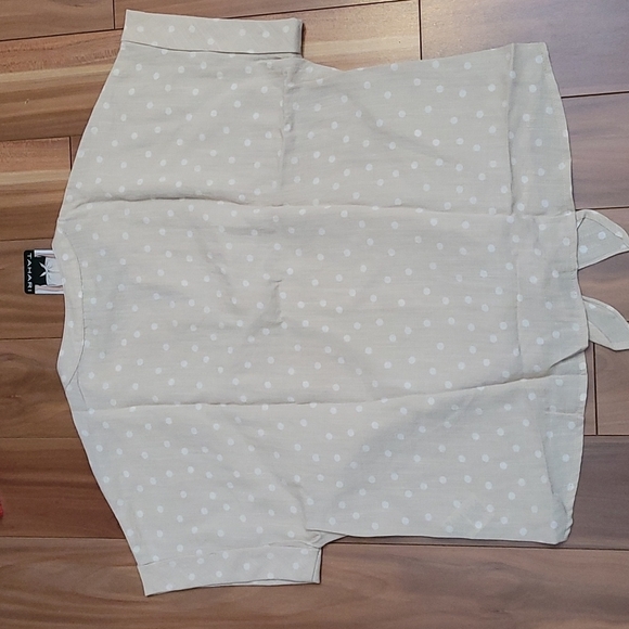 Nwt TAHARI button up tie front top - Picture 4 of 4